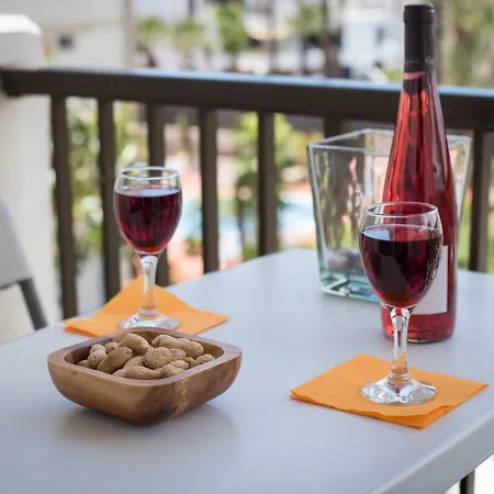 Apartment 310 Great Location In Americas, Sea Front! Playa de las Americas (Tenerife)